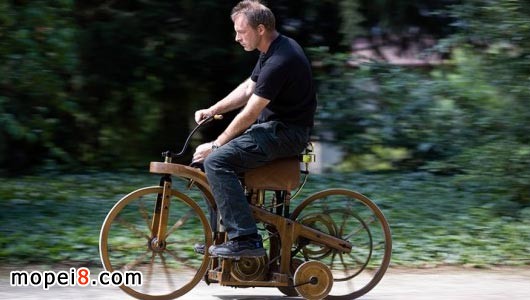 全球第一輛摩托車誕生