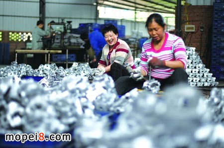 成歐機械摩托車氣缸頭車間